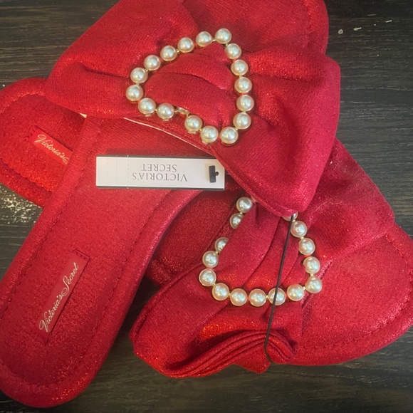 Victoria's-Secret Slippers Large (9-10) Red Shimmer Bow Pearl Heart Slides New - Picture 2 of 4
